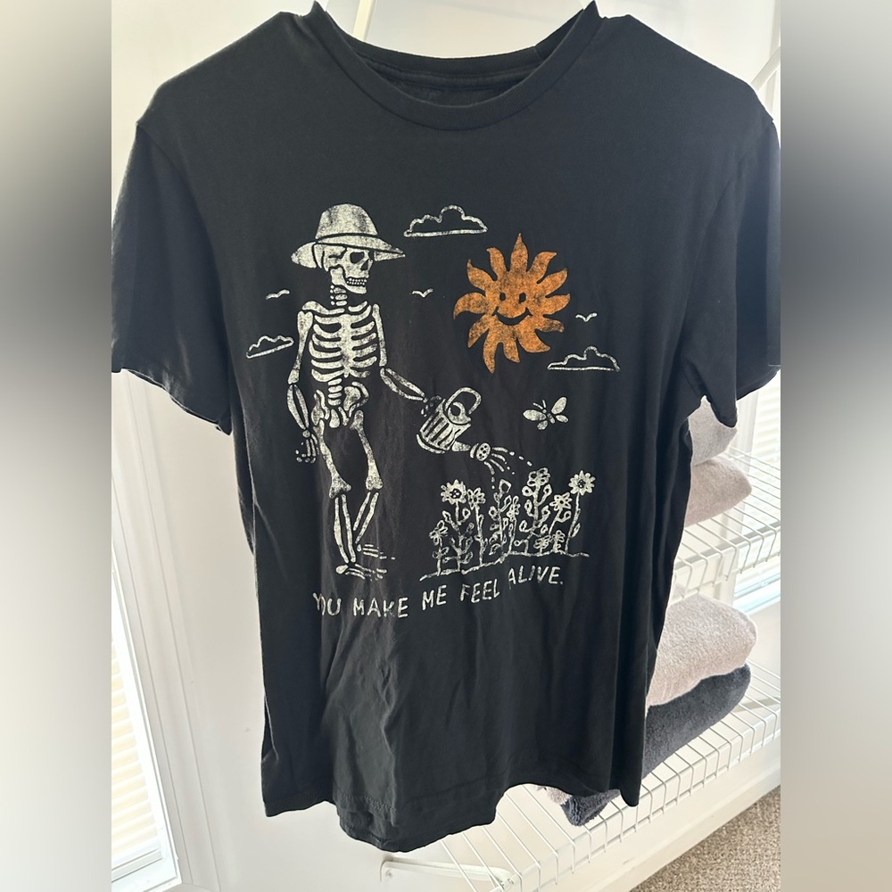 Graphic tee